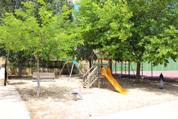 parqueinfantil-albaladejodelcuende